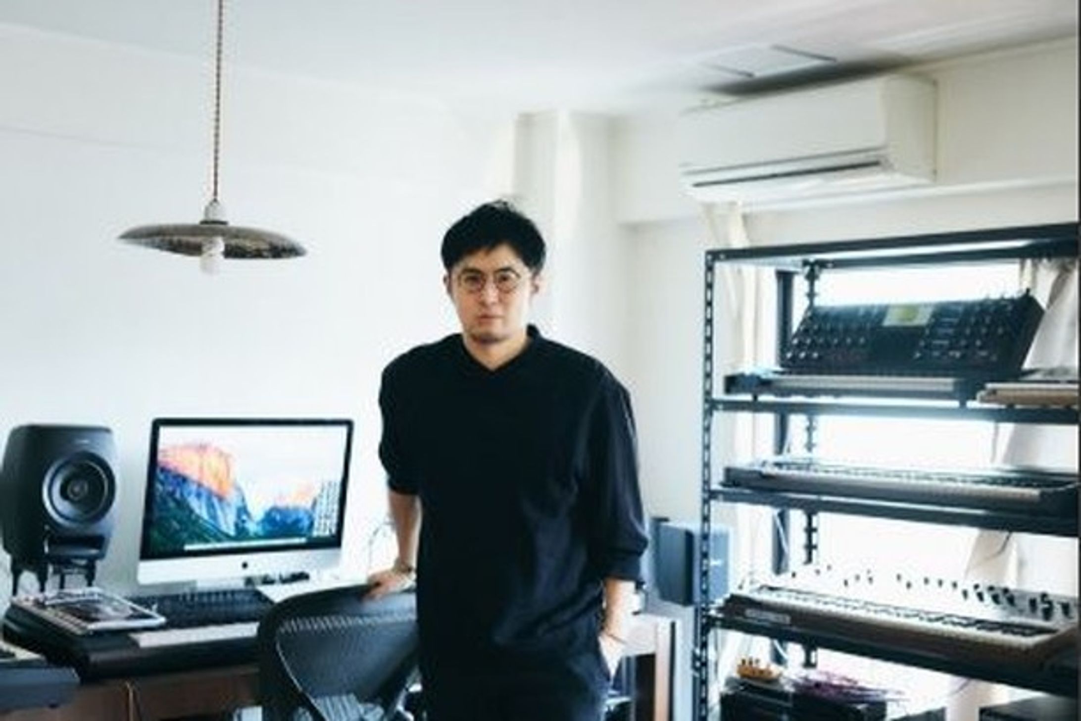 Behind the Creativity 🎥﻿﻿⠀
﻿﻿⠀
クリエイティブの裏側に迫る特集﻿﻿⠀
「Behind the creativity」﻿﻿⠀
﻿﻿⠀
今回は、多くのCMや映像作品の音楽を作曲、プロデュースし、今ではSpotifyバイラルトップ50（日本）で1位2位を獲得された作曲家・音楽プロデューサー齊藤 耕太郎さんにお話を伺いました！﻿⠀
⠀
⠀
『なぜ自分はこの曲を作るのか？』﻿⠀
﻿⠀
-----﻿﻿⠀
﻿﻿⠀
「１秒ずつ魂を込めて作曲しました」⠀
夢の中に出てきた曲を再現したいと思い、ピアノを弾きはじめました。これが作曲をしたいと思った一番はじめのきっかけです。﻿⠀
クライアントワークに加えてオリジナルワークは「なぜ自分はこの曲を作るのか」という目的やゴールを自らセットし、音楽と向き合わなければいけません。答えがない中で、自分の音楽性と向き合うことは、僕にとっては作曲家人生を賭けて続けていかなければいけないことだと感じています。⠀
﻿﻿⠀
﻿﻿⠀
続きはトップページのリンクからどうぞ🏷﻿﻿⠀
﻿﻿⠀
﻿﻿⠀
------------﻿﻿﻿﻿﻿------------﻿﻿﻿﻿﻿﻿﻿⠀
﻿﻿⠀
【foriio】﻿﻿﻿﻿﻿﻿﻿⠀
世界でいちばんやさしいポートフォリオ作成サービス。すぐに、簡単に、綺麗なあなただけのポートフォリオを作ることができます。さあ、あなたもポートフォリオを片手に自分らしく働きましょう。﻿﻿﻿﻿﻿﻿﻿⠀
﻿﻿﻿﻿﻿﻿﻿⠀
﻿﻿⠀
ご登録はトップページのリンクから🎨﻿﻿﻿﻿﻿﻿﻿⠀
- Try free from link in profile﻿﻿﻿﻿﻿﻿﻿⠀
﻿﻿﻿﻿﻿﻿﻿⠀
﻿﻿⠀
﻿﻿⠀
#foriio#ポートフォリオ#webデザイン#フリーランス#デザイン#好きを仕事に#music#pictures #photographer#art#portfolio#webdesign #コラム#design#writer#artwork#illustrator#photo#デザイナー#旅人#クリエイター#演出家#digitalart#音楽家#freelance#作曲家#旅#イラストレーター#artist#ライター-1